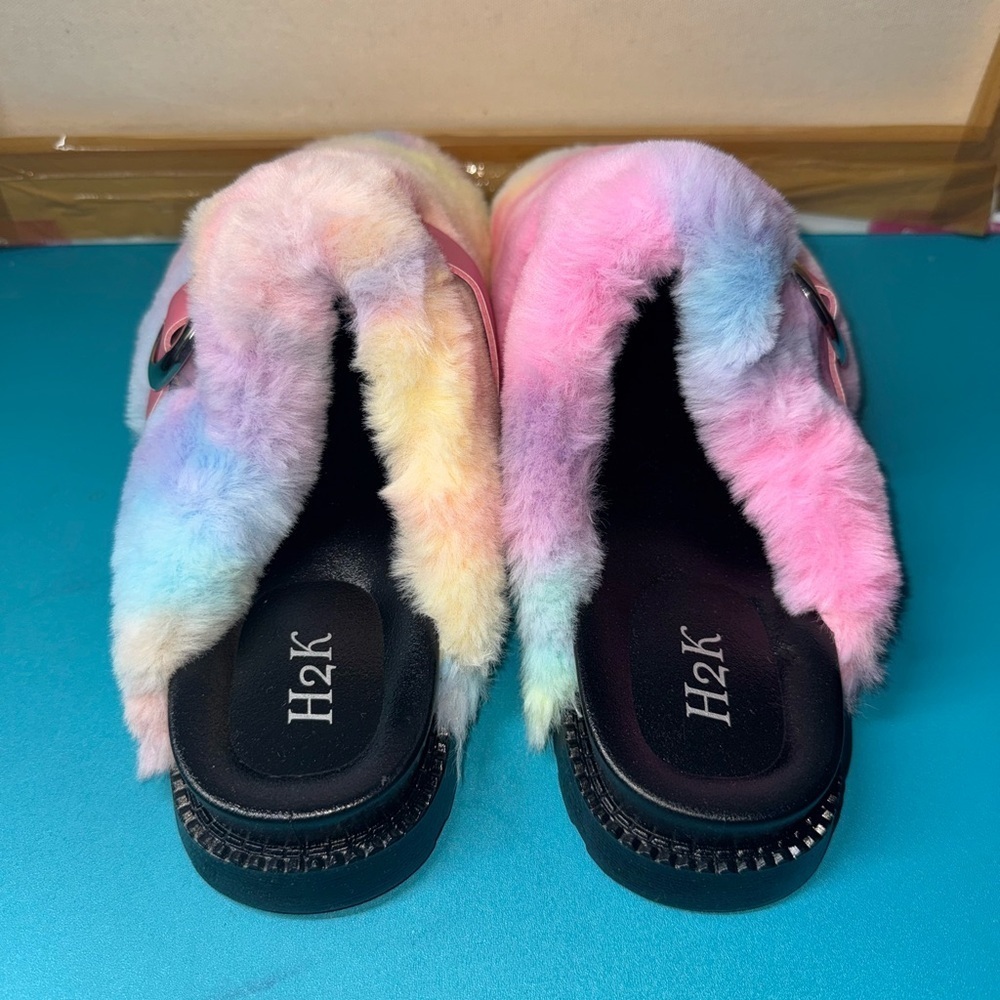 H2K Women's Colorful Furry Slippers - Picture 5 of 7